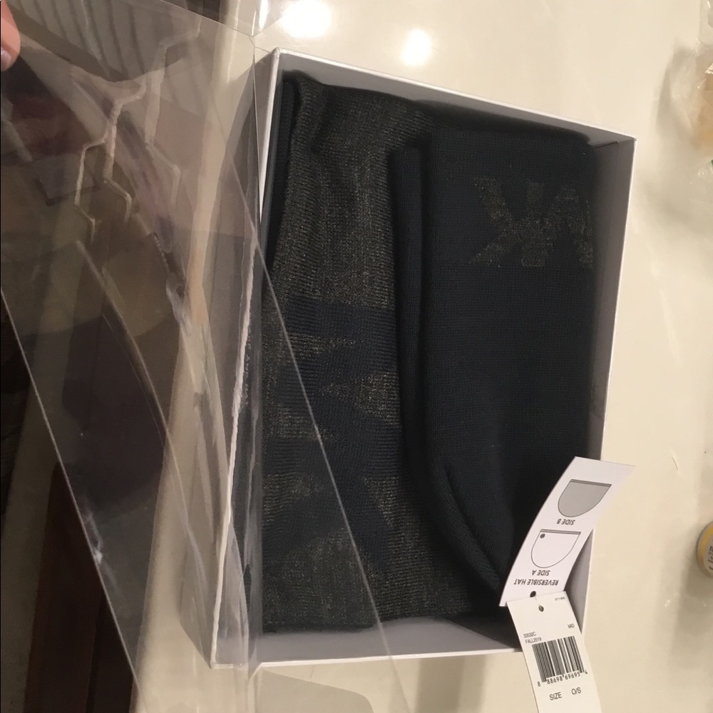Micheal kors hat and scarf set